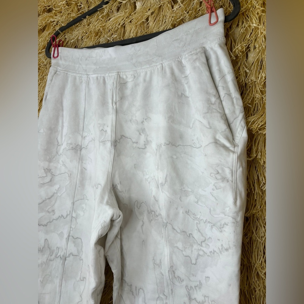 ✨PRISTINE EUC✨ Lululemon LA Sweat Pant 26" Watercolor Wash White / Stargaze- 10 - Picture 10 of 14